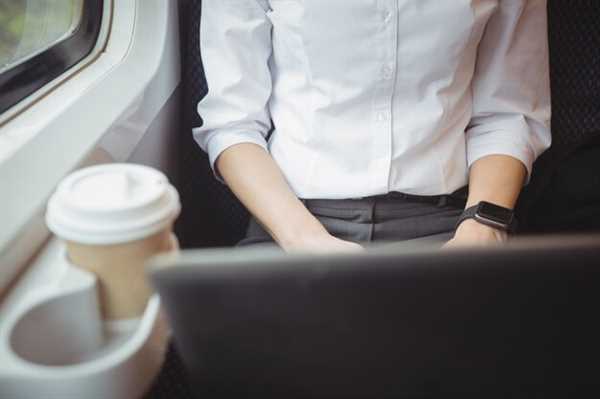 Advanced Material Selection for Minimalism and Comfort
